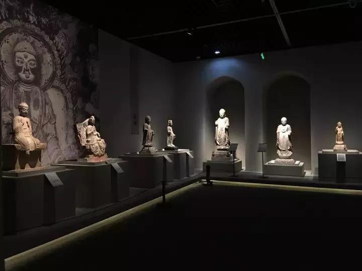 凯发k8一触即发作·撰未来 | 揭秘《梵天东土·并蒂莲花》中印雕塑艺术展!